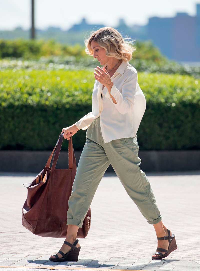 cómo combinar bolso con zapatos