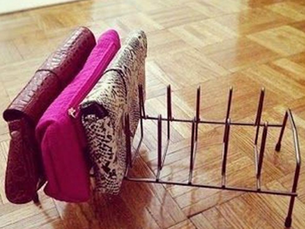 guardar los bolsos sin ocupar espacio