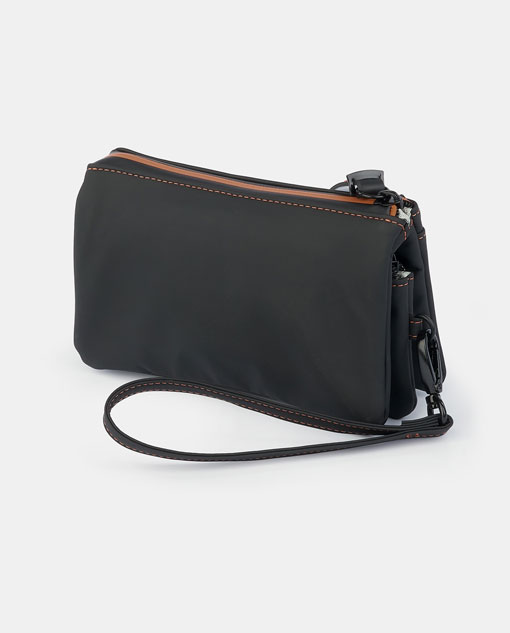  Pouch