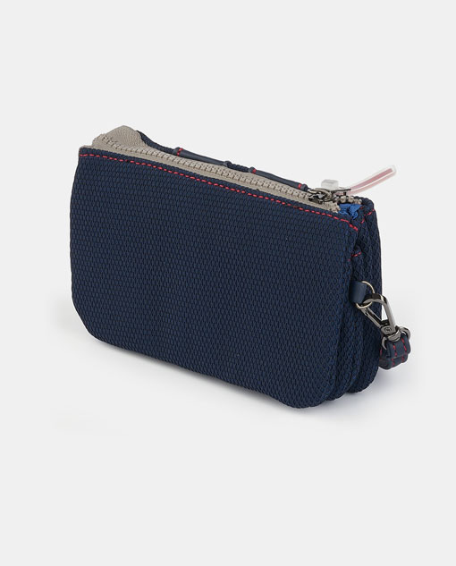  Pouch