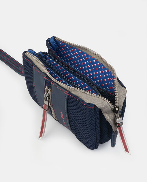  Pouch