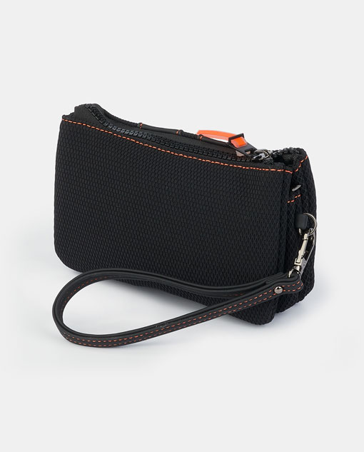  Pouch