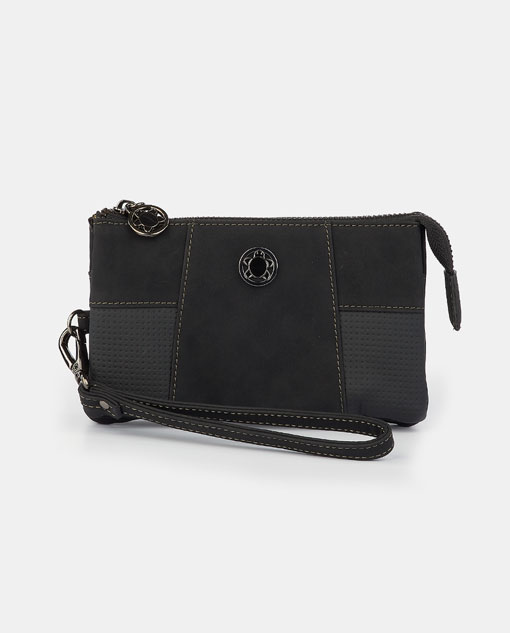  Pouch